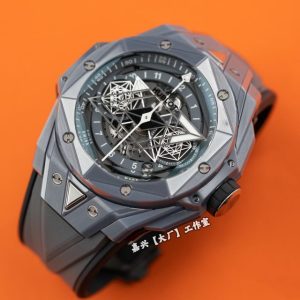 Hublot Big Bang Sang Bleu II 45mm 1:1 Super Clone Luxury Replica Watch 908330747 - side view | Big Bang Sang Bleu